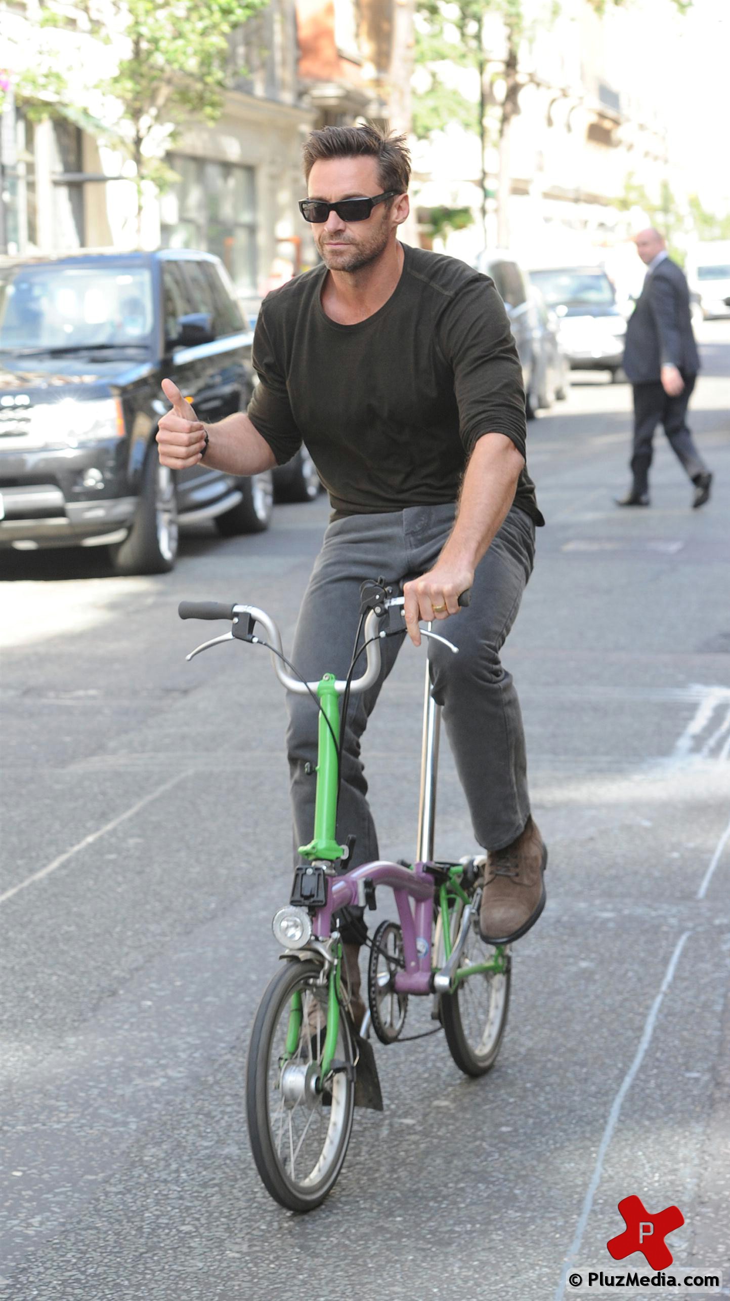 Hugh Jackman leaves the Radio 1 studios Photos | Picture 75439